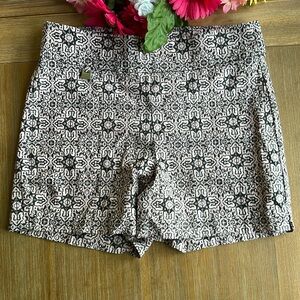 Women’s zoe + phoebe Pull On Dress Shorts Size Large light Pink and Black
